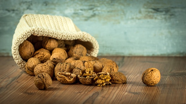 walnuts 1213008 640